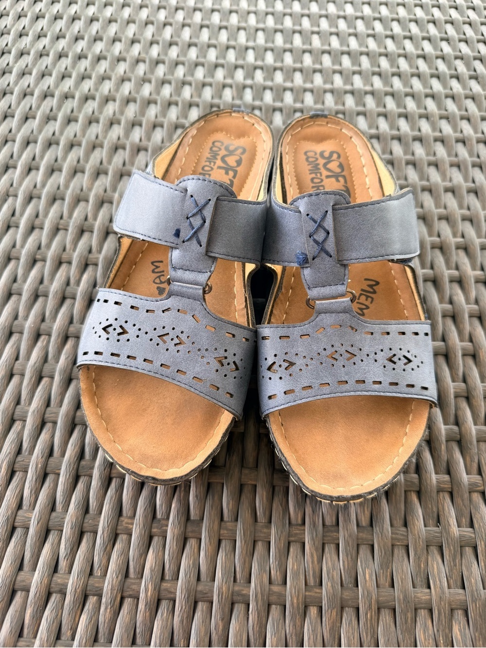 Soft Comfort Bandleader T Strap Sandal Blue Adjustable Slip On Shoe Size